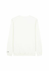 Sudadera blanca de manga larga con cuello redondo, puños y dobladillo acanalados. Presenta un pequeño texto bordado en azul oscuro en la manga izquierda.