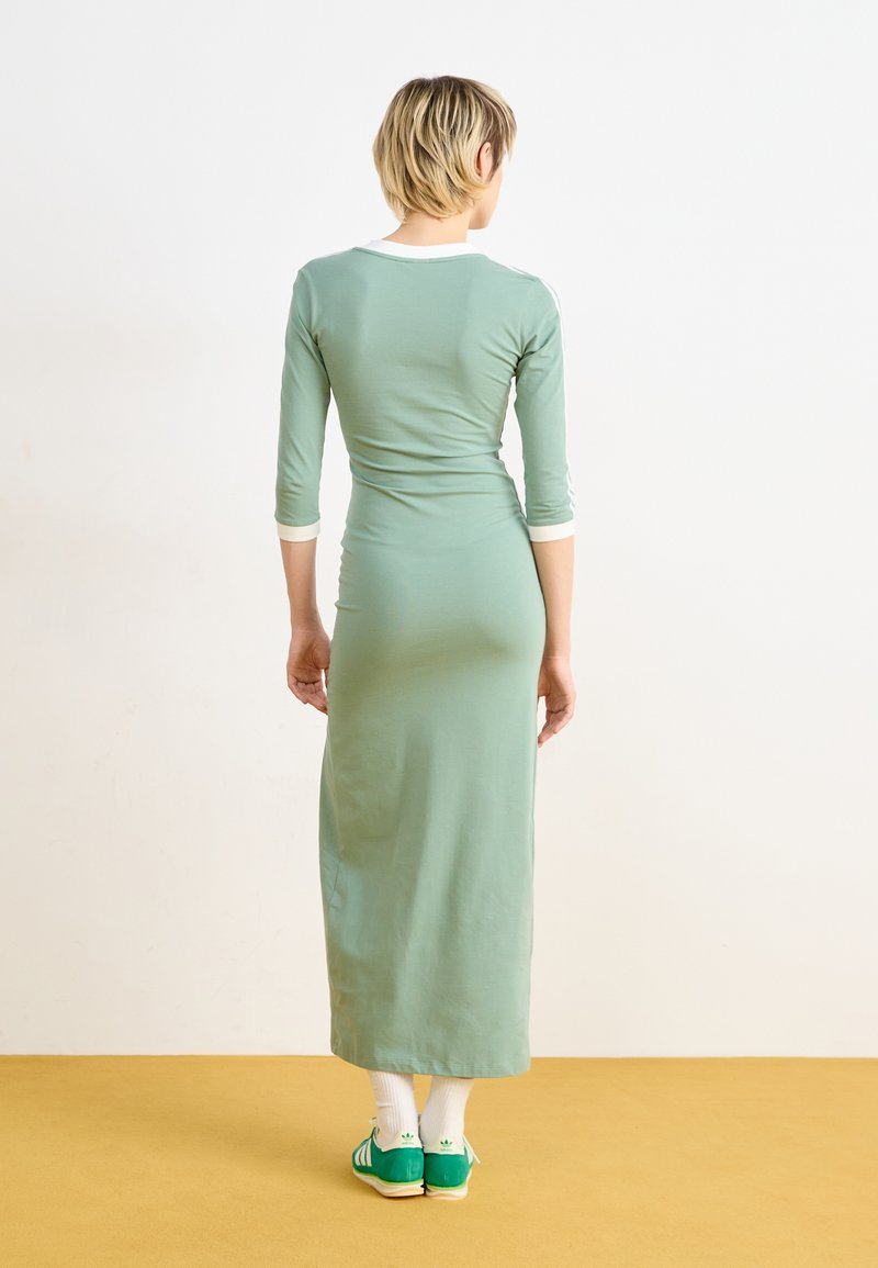 adidas Originals Jersey dress - silver green/green - Zalando