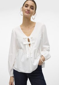 Vero Moda VMGILI TIE - Bluse - bright white
