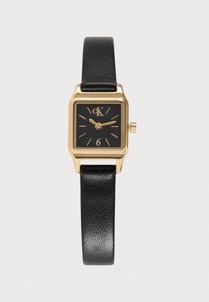 Reloj de pulsera rectangular en tono dorado, con correa de cuero negra y esfera negra con agujas e índices dorados.