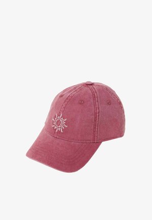 Roosa pesapalli nokamüts, mille esiküljel on valge tikitud päikese ja poolkuu kujundus, kõverdatud äärega ja õmmeldud õhutusavadega.