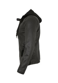 Schwarze Lederjacke mit Kapuze, seitlichem Reißverschluss und schlankem Design. Glatte Textur mit taillierter Silhouette.