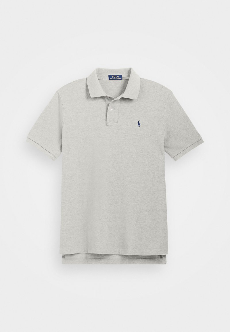 Siva polo majica z klasičnim ovratnikom, kratkimi rokavi in majhnim mornarsko modrim logotipom na levem prsnem delu. Narejena iz mehkega bombažnega materiala.