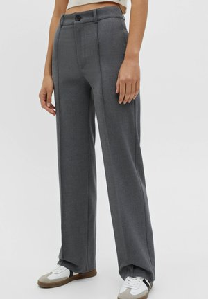 MIT ZIERNAHT VORNE - Pantalon classique - light grey