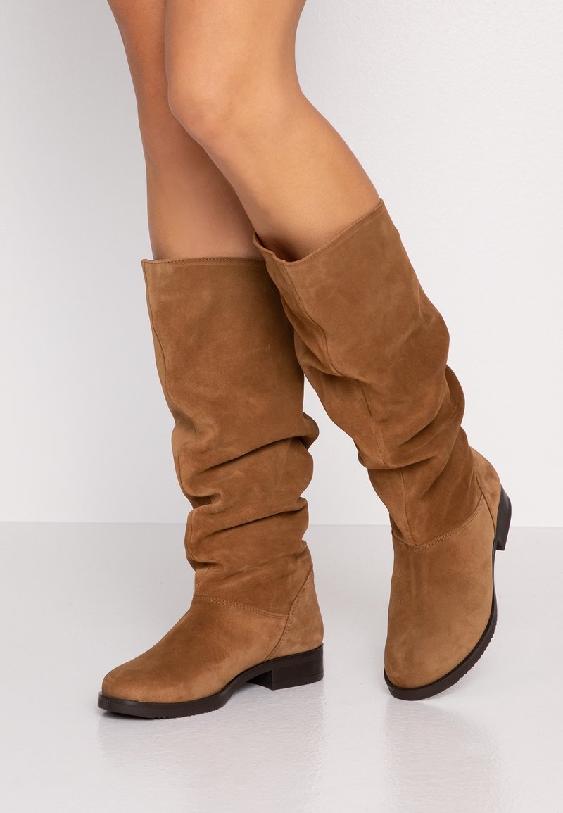 Mis Pepas Saappaat - cognac
