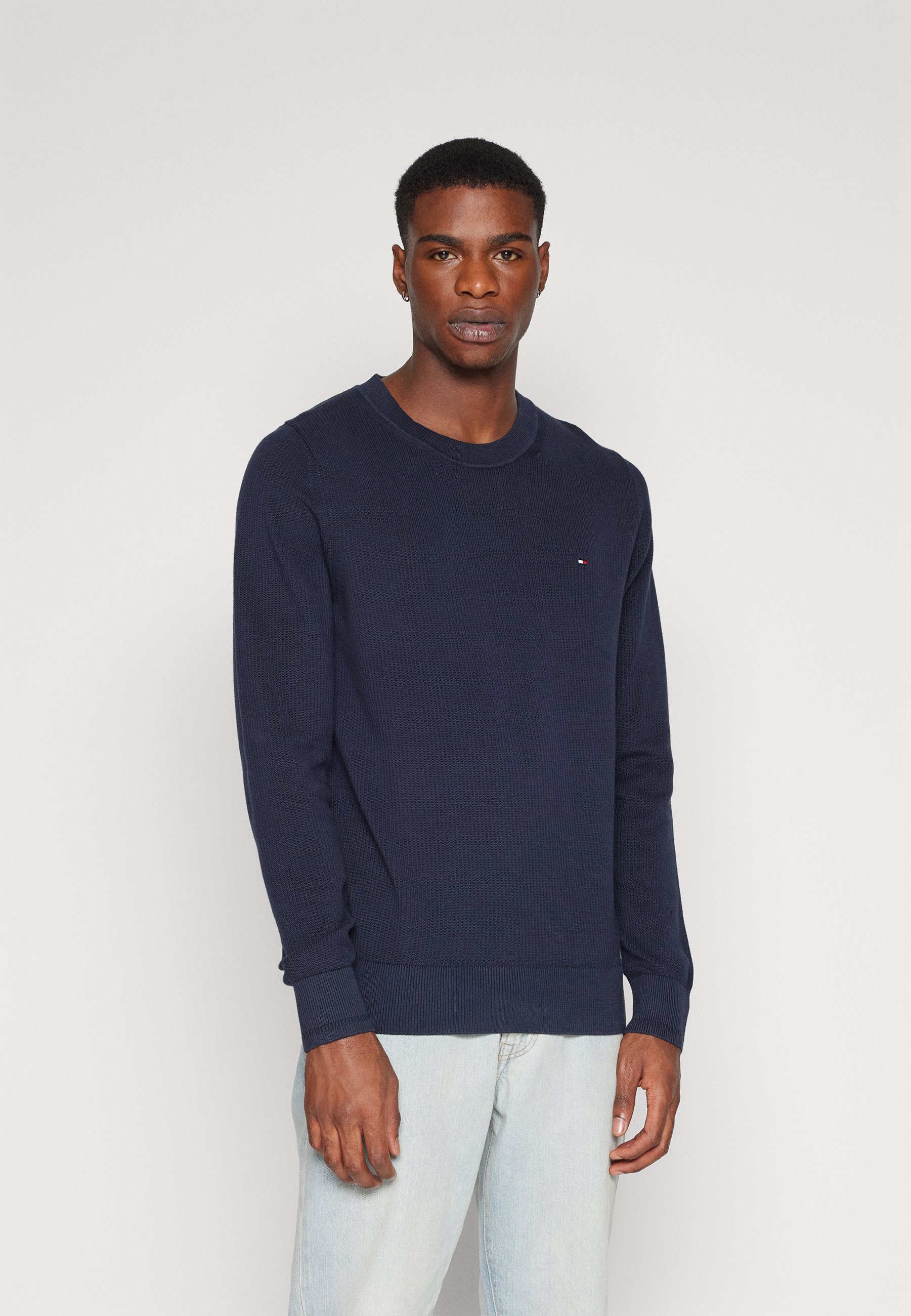 Tommy Hilfiger CHAIN RIDGE C NECK - Strickpullover - desert sky 