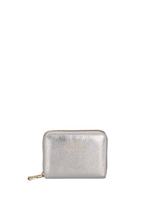 Silbernes strukturiertes Lederportemonnaie mit goldfarbenem Reißverschluss und eingeprägtem Braccialini-Logo in der vorderen Mitte.
