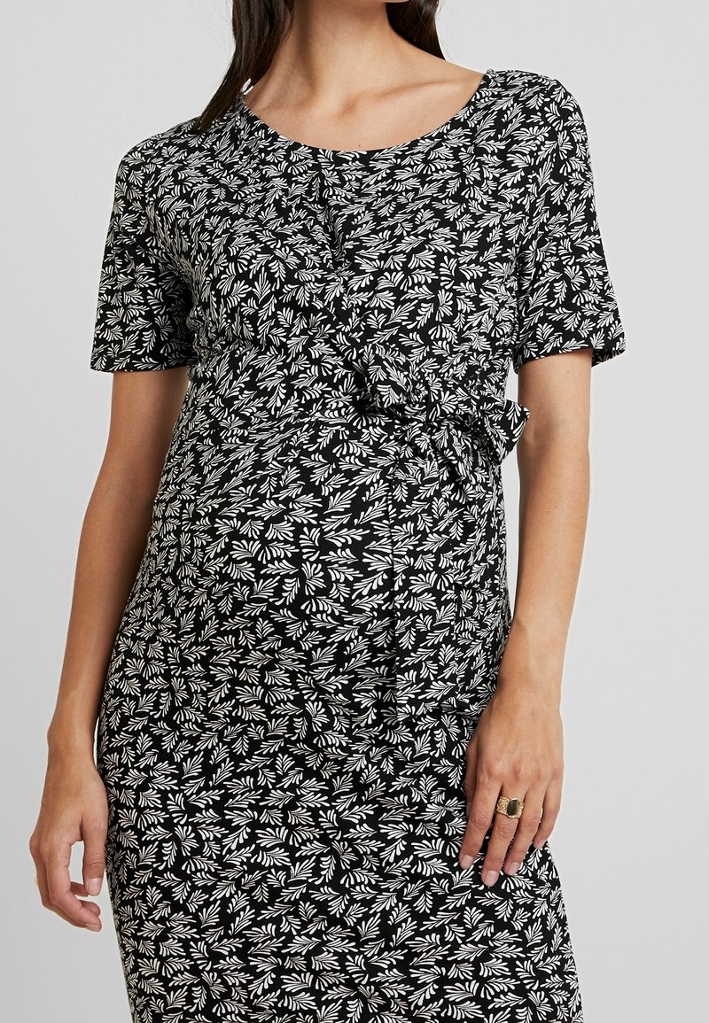 black sleeveless dress knee length Cocktail Dress with 3D Carnation Embroidery Black / 10