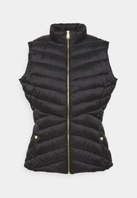 Černá péřová vesta s vysokým límcem, zipem vpředu a prošívaným vzorem ve tvaru šipek. Má zlaté kování a boční knoflíkové detaily.