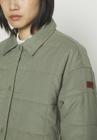 Roxy NEXT UP - Light jacket - agave green