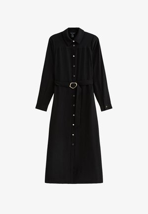Vestido negro de manga larga con cuello, botones en la parte delantera, cinturón en la cintura con una hebilla dorada y una silueta recta con una textura sutil.