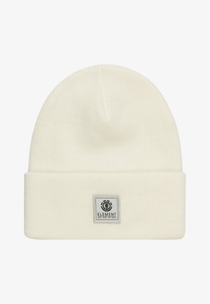 Kremowa dzianinowa czapka z podwiniętym brzegiem. Posiada kwadratową łatę z logo oraz gładkie, teksturowane wykończenie.