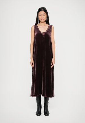 RENZO  - Nappali ruha - burgundy