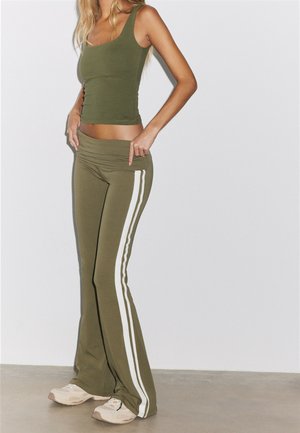 Stradivarius, TURN-DOWN WAIST BELL BOTTOM TROUSERS - Pantalon classique - khaki