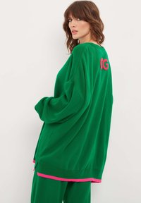 Cesare Gaspari OVERSIZED JOGGER SET  - Spodnie treningowe