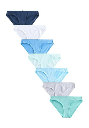 Sieben Damen-Baumwollslips in verschiedenen Blau-, Weiß- und Grautönen, diagonal auf weißem Hintergrund angeordnet.