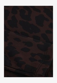 Non sélectionné, dark lexie leopard