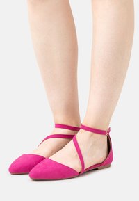 Anna Field Wide Fit Bailarinas con hebilla - pink