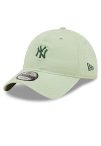 Hellgrüner Baseballcap aus Stoff, mit grünem gesticktem Logo und verstellbarem Riemen. Abgerundeter Schirm mit strukturierter Oberfläche.