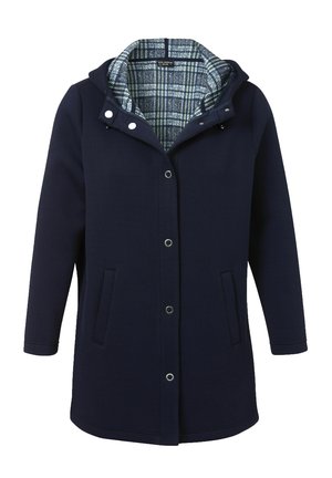 Marineblauer Kapuzenmantel mit vorderseitigen Druckknöpfen, zwei Seitentaschen und kariertem Innenfutter in Blau-, Weiß- und Grüntönen.