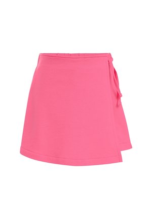 Pink slå-om-nederdel med båndlåsning i siden, knælængde og simpel kantsting på ensartet hvid baggrund.