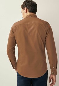 Next OXFORD - Pluus - tan