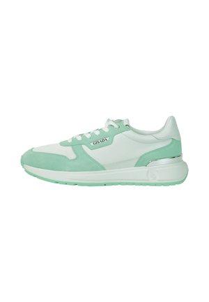 Low-Top Sneaker in Weiß und Mintgrün mit Schnürverschluss, mit dem Markenschriftzug "Gisada" an der Seite und einer gepolsterten Sohle mit metallischem Detail an der Ferse.
