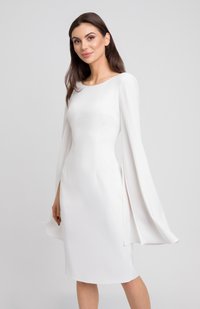 Biała sukienka z długimi, zwiewnymi rękawami, gładką fakturą i dopasowanym krojem. Sukienka do kolan z skromnym, okrągłym dekoltem.