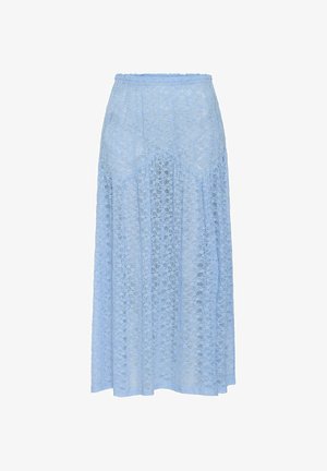 Gaiši zila mežģīņu maxi svārki ar pieguļošu jostasvietu, kurai ir sarežģīti ziedu motīvi un plūstoša, caurspīdīga tekstūra.