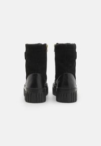 GANT Platform-nilkkurit - black