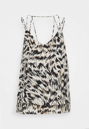 Hihaton naisten toppi mustalla, beigen ja valkoisen abstraktilla eläinprintillä ja kahdella ohuella olkahihnalla valkoisella taustalla.