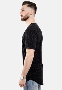 Blackskies Triko s potiskem - black speckle