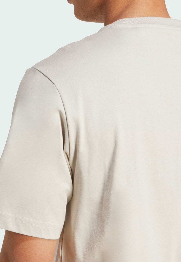 COLLEGIATE  - Print T-shirt - beige4