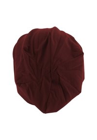 Pălărie din material bordo cu formă rotundă, având un design împăturit și panouri cusute care se întâlnesc în vârf, creând un aspect texturat.