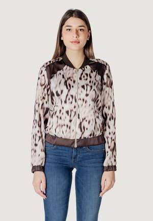 Giubbotto bomber leggero con stampa animale crema e marrone, dotato di zip frontale, polsini a costine e orlo marrone uniforme.