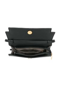 Portefeuille en cuir noir avec fermeture à bouton pression doré, présentant plusieurs compartiments, une poche zippée et une doublure intérieure lisse.