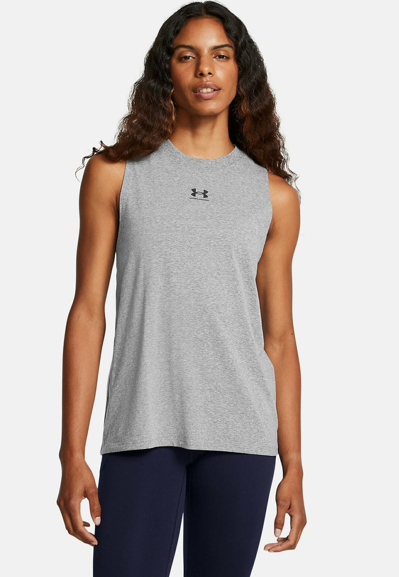 Graues ärmelloses Sportoberteil mit rundem Halsausschnitt, aus weichem Stoff, mit einem kleinen schwarzen Logo auf der Brust.
