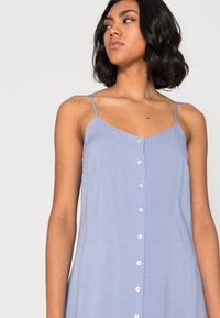 Even&Odd Vestido de dia - purple