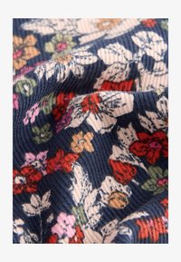 Valittu, navy floral