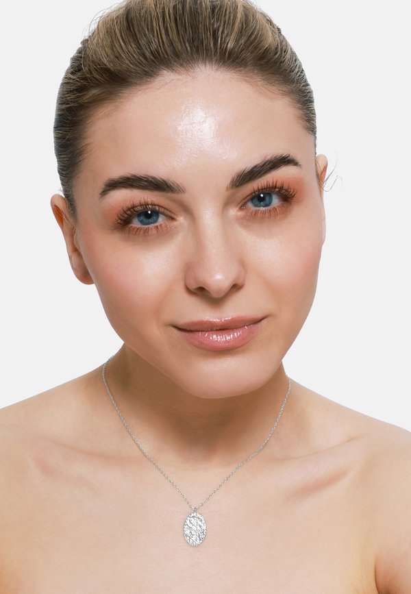 Halskette - silberfarben poliert