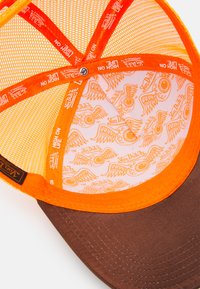 Von Dutch TRUCKER UNISEX - Boné - brown/orange