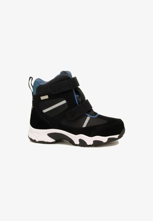 Scarpa mid-top in suede nera con strisce argento e accentuazioni blu, dotata di cinturini in Velcro e suola in gomma bianca con battistrada testurizzato.
