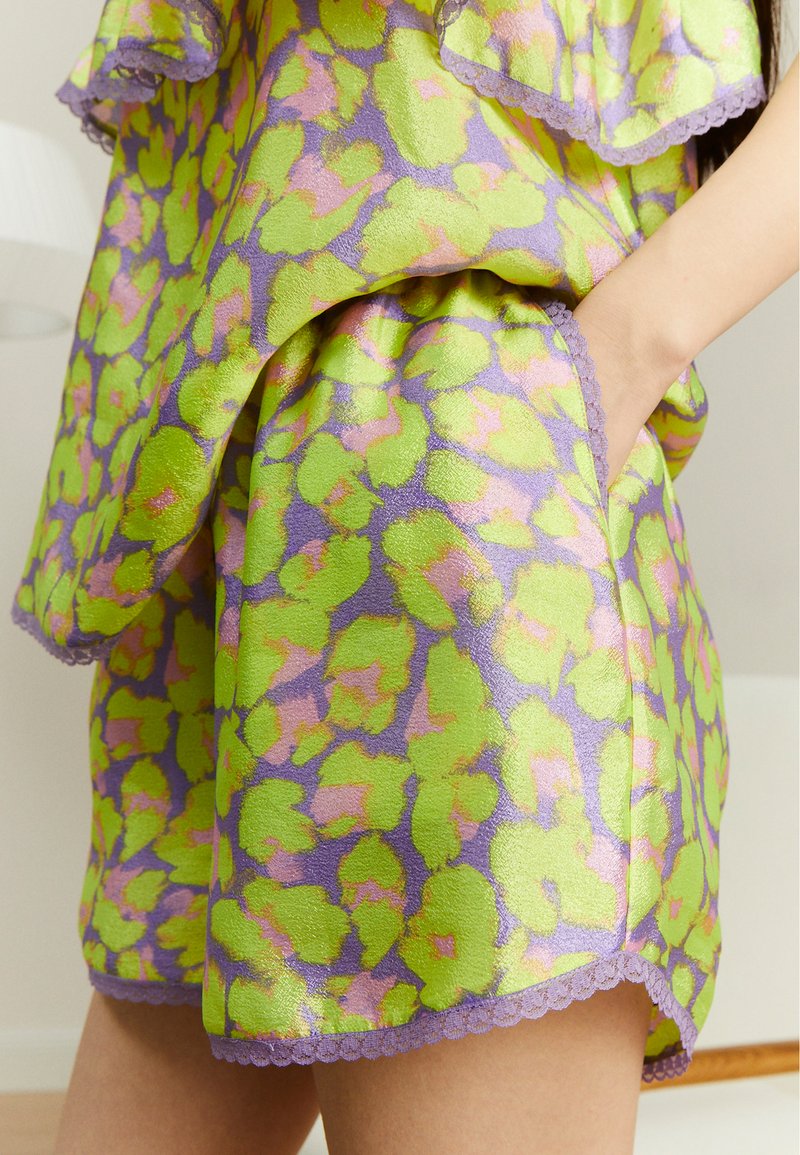 Damen Kleider | Cras CARACRAS Shorts lilac/neon green/pink/flieder - GD26549 Damen Kleider | Cras CARACRAS Shorts lilac/neon green/pink/flieder - GD26549