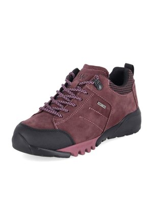 Casual bordeauxkleurige sneaker met zwarte neuskap, patroonveters, mesh kraag en dikke flexibele zool ontworpen voor comfort en duurzaamheid.
