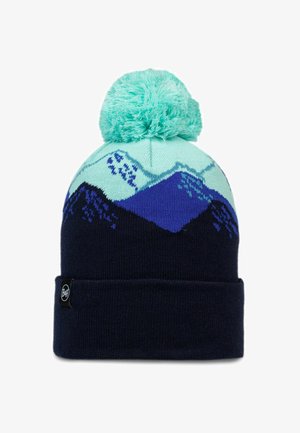 Gorro de punto en azul marino con un patrón de montañas en tonos de verde azulado y púrpura. Presenta un pompón esponjoso en la parte superior en color verde azulado.