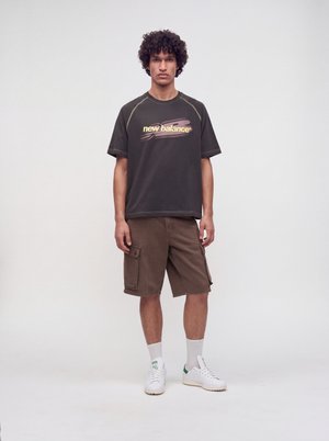 New Balance, STREET CLASSICS DISTORT - Тениска с щампа - black cement