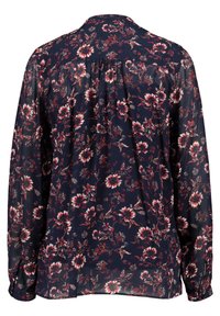 Blusa a maniche lunghe di un blu navy scuro con un motivo floreale rosso e bianco. Presenta un colletto e un dettaglio plissettato sul retro. Tessuto morbido e leggero.