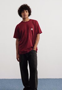 Carhartt WIP POCKET - Jednoduché tričko - malbec