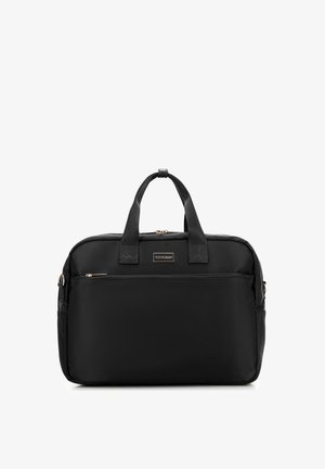Schwarze Nylon-Laptoptasche mit doppelten Griffen, Reißverschluss und Fronttasche. Mit einem goldenen Logo-Schild und gepolstertem Design. Glatte Textur.