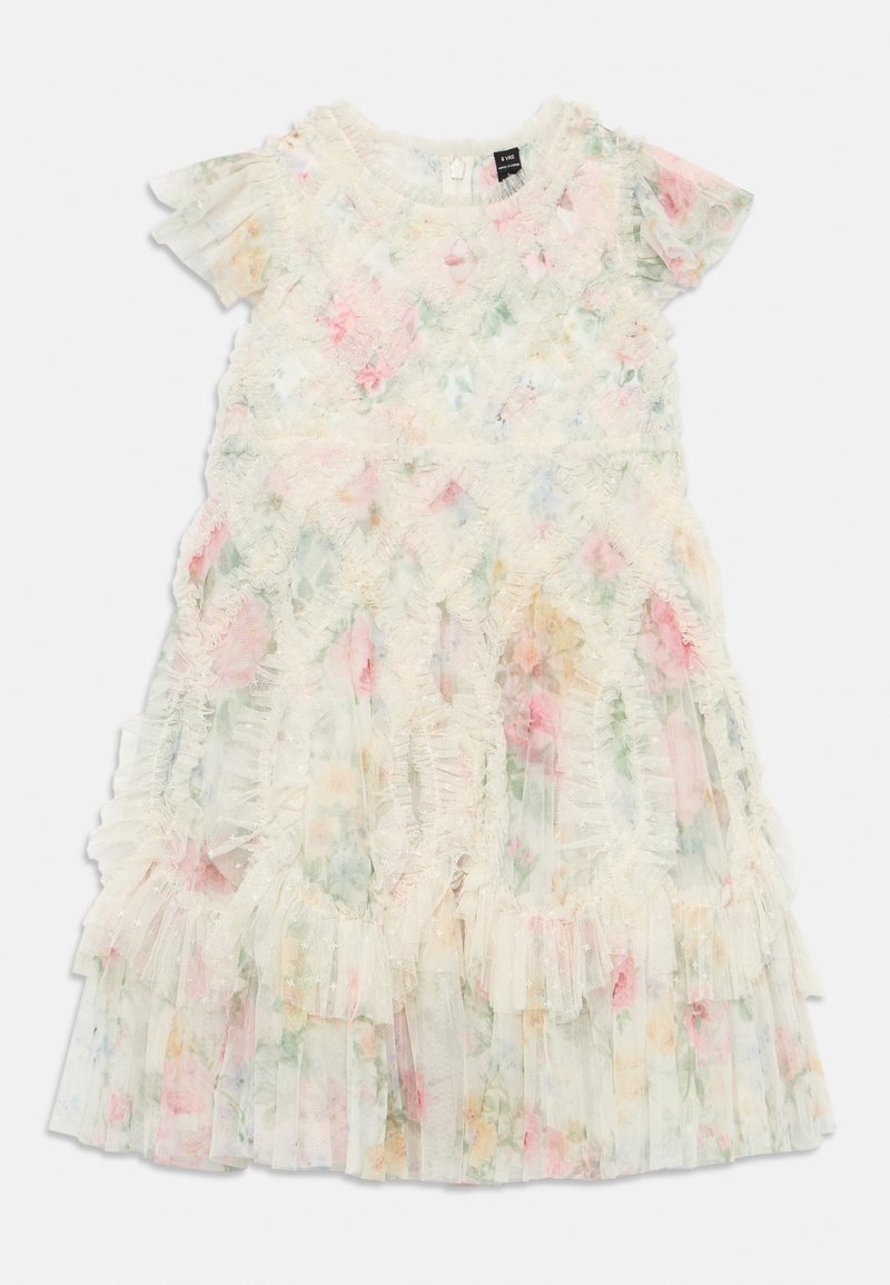 Ziedu kleita no vieglas auduma, ar pasteļtoņiem, frills detaļām, īsām piedurknēm un plisētu svārku ar kārtainu apakšmalu.